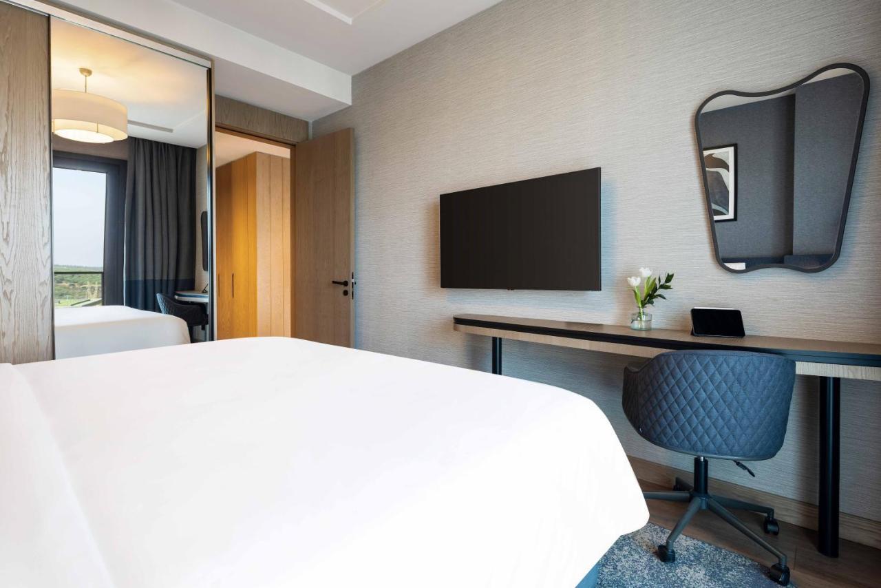 Hotel Movenpick Living Istanbul Camlivadi Exterior foto