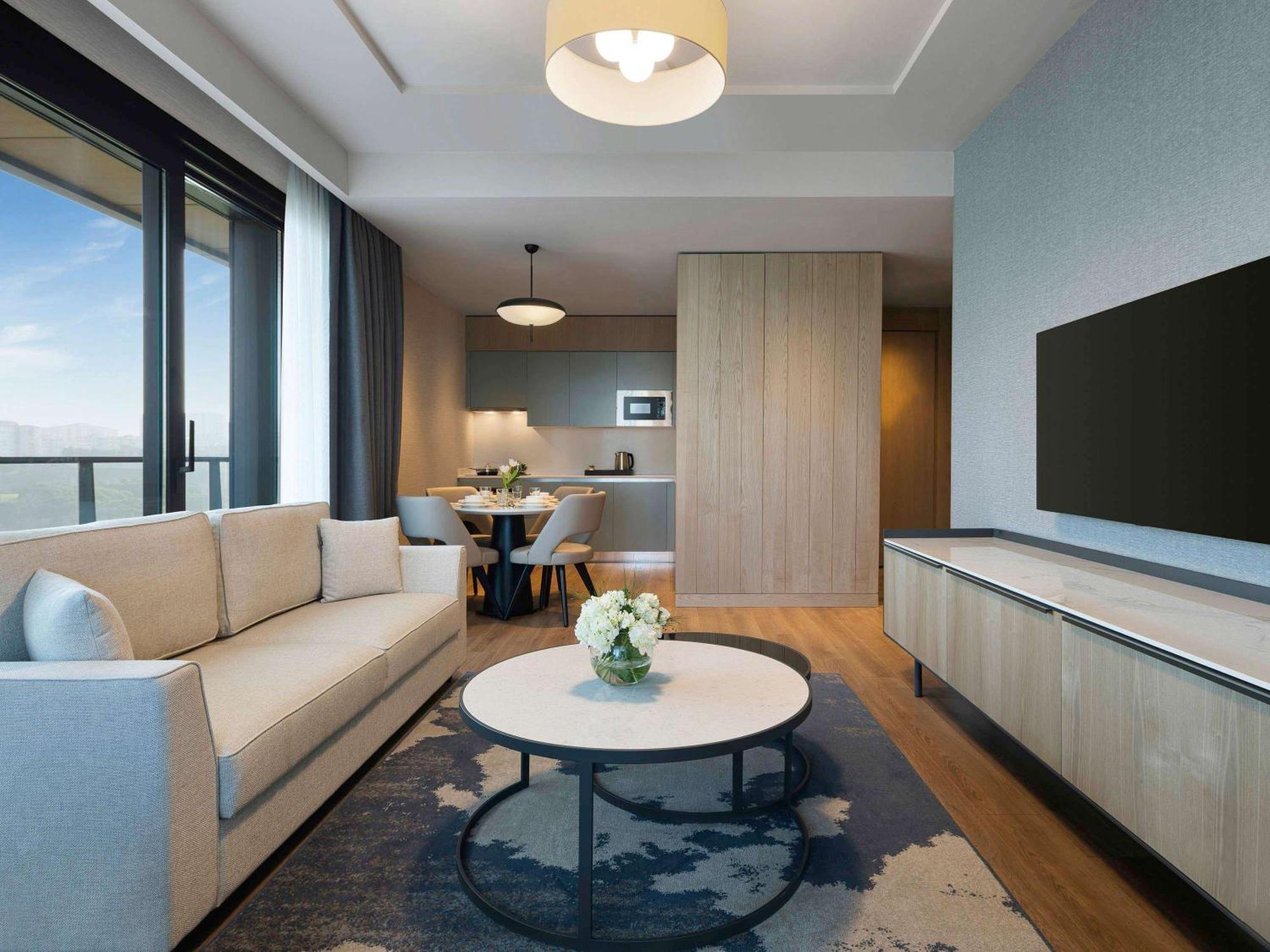 Hotel Movenpick Living Istanbul Camlivadi Exterior foto