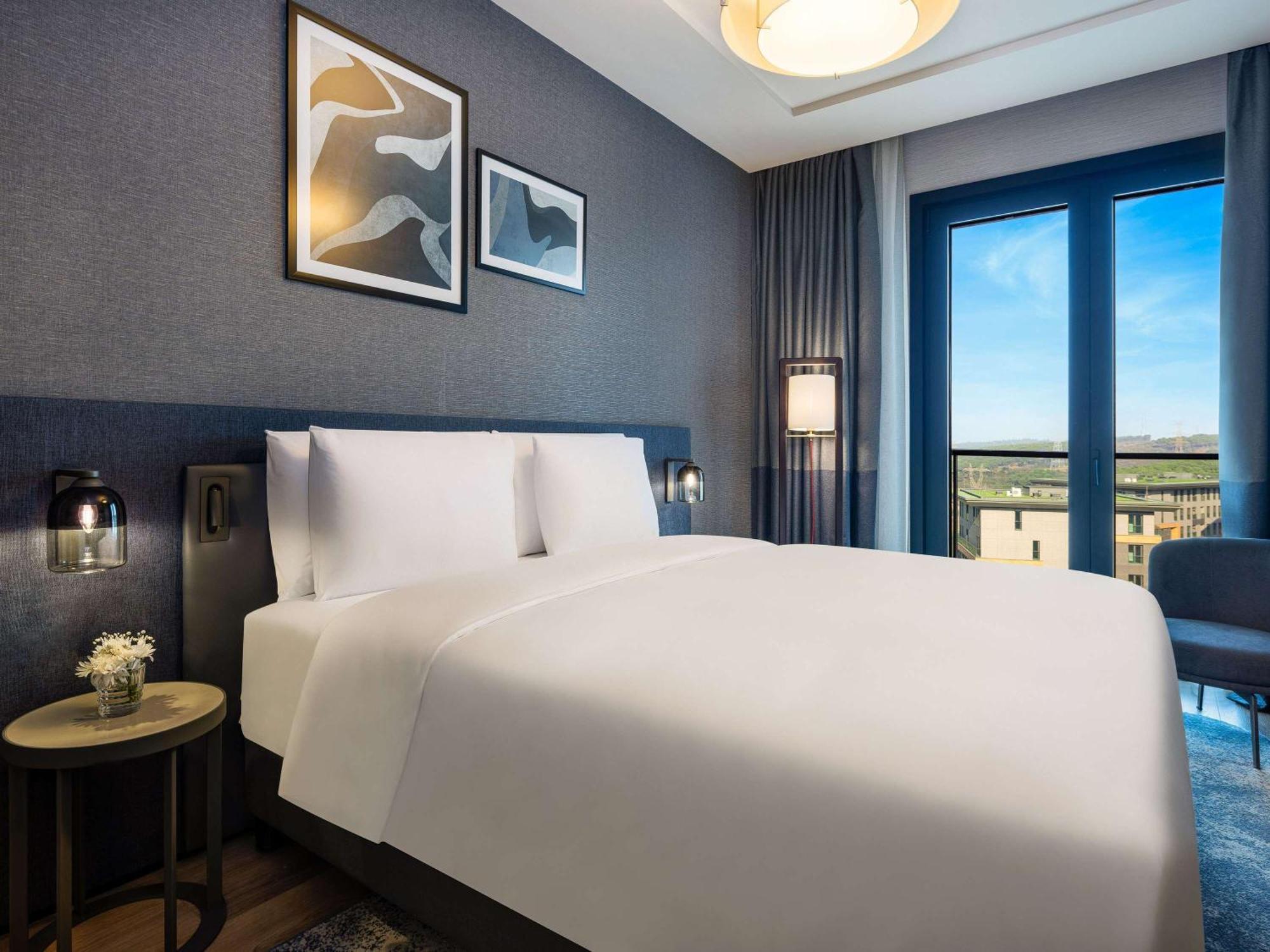 Hotel Movenpick Living Istanbul Camlivadi Exterior foto